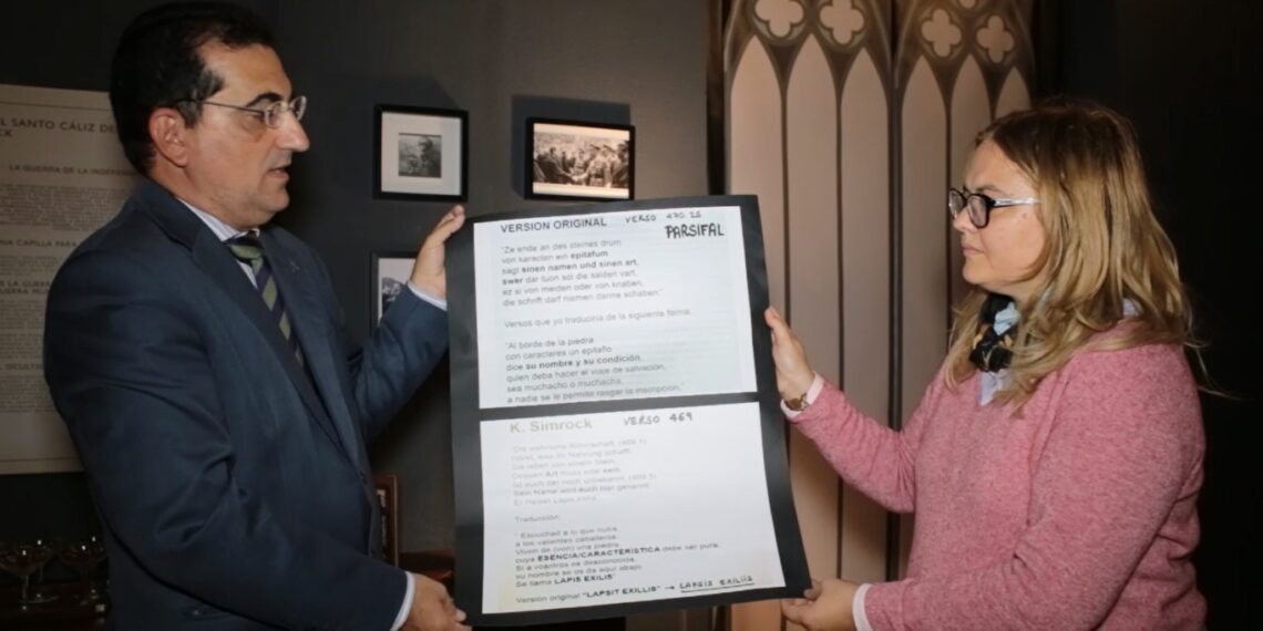 Juan Agustín Blasco Carbó interpreta una doble lectura sobre la epigrafía del Santo Cáliz de la Catedral de Valencia