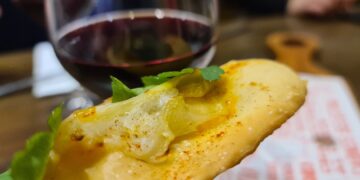 La tapa del peregrino del Camino del Santo Grial