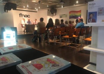 El bailarín Eros Recio presentó la obra El Grialato junto una pieza de ballet