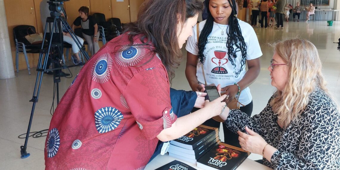 Éxito en la conferencia de la Dra. Ana Mafé García sobre el Santo Grial en el CMAMP CAMPANAR de Valencia
